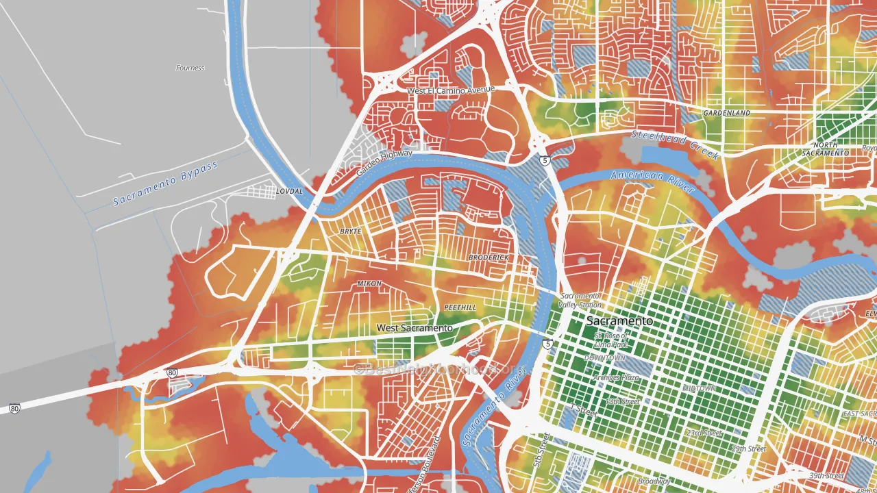 Walk Grade map of 95605, CA, walkable areas in green and car-dependent areas in red