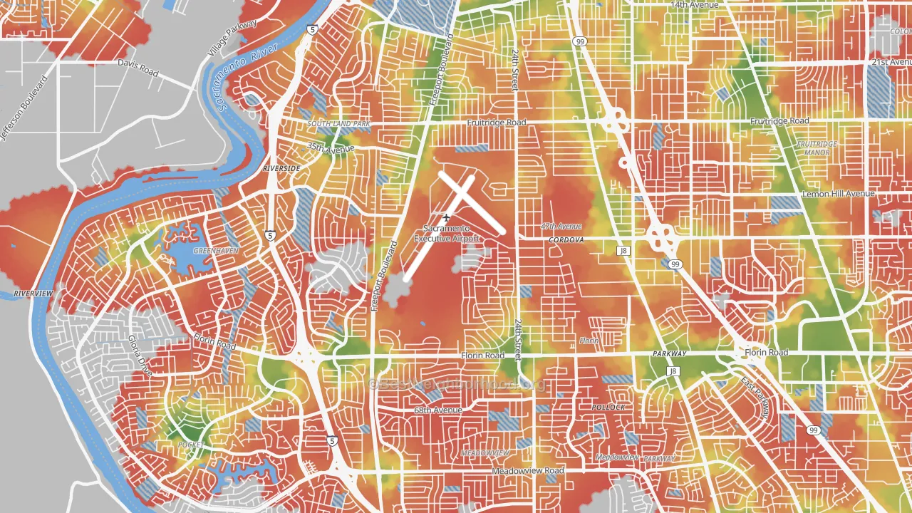 Walk Grade map of 95822, CA, walkable areas in green and car-dependent areas in red