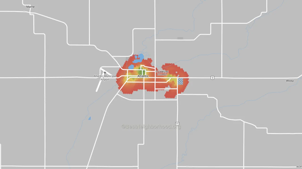 Walk Grade map of Atlantic, IA, walkable areas in green and car-dependent areas in red