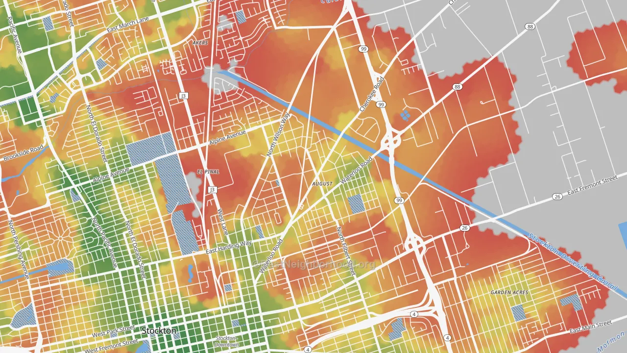 Walk Grade map of August, CA, walkable areas in green and car-dependent areas in red