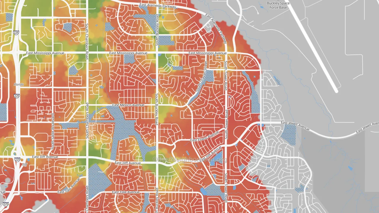 Walk Grade map of Aurora Highlands, Aurora, CO, walkable areas in green and car-dependent areas in red