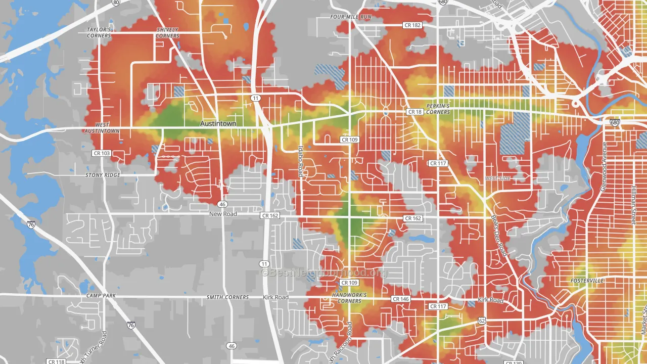Walk Grade map of Austintown, OH, walkable areas in green and car-dependent areas in red