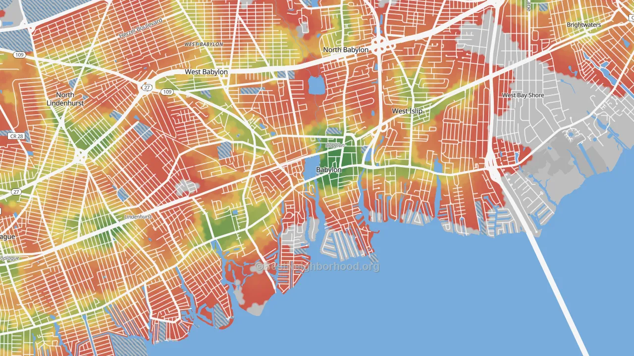 Walk Grade map of Babylon, NY, walkable areas in green and car-dependent areas in red