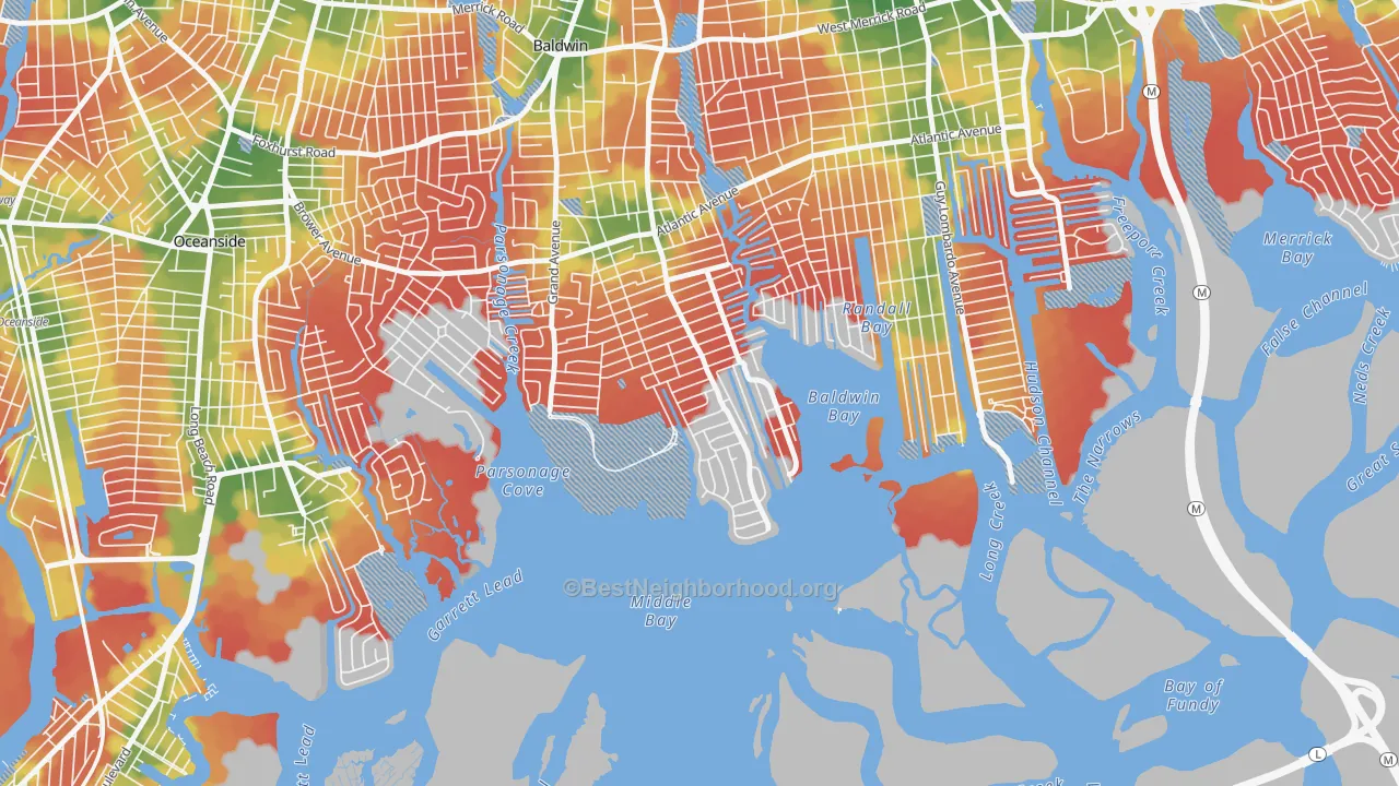 Walk Grade map of Bay Colony, Baldwin Harbor, NY, walkable areas in green and car-dependent areas in red