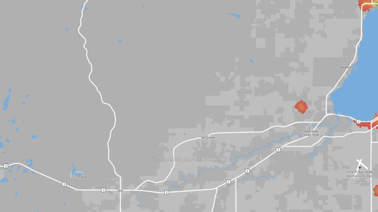 Walk Grade map of Bayfield County, WI, walkable areas in green and car-dependent areas in red
