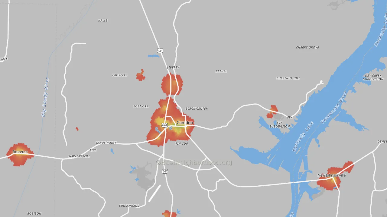 Walk Grade map of Benton County, TN, walkable areas in green and car-dependent areas in red