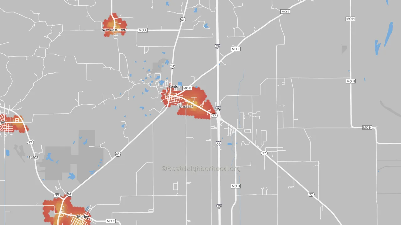 Walk Grade map of Benton, MO, walkable areas in green and car-dependent areas in red