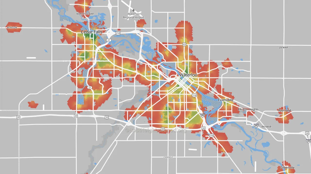 Walk Grade map of Black Hawk County, IA, walkable areas in green and car-dependent areas in red