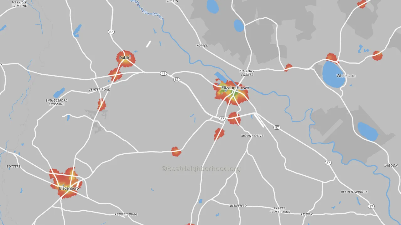 Walk Grade map of Bladen County, NC, walkable areas in green and car-dependent areas in red