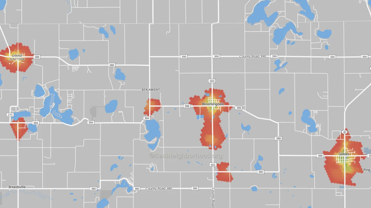 Walk Grade map of Bloomingdale, MI, walkable areas in green and car-dependent areas in red