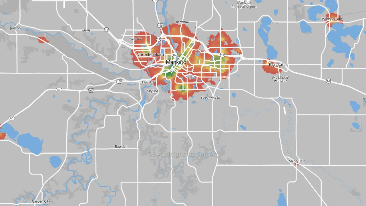 Walk Grade map of Blue Earth County, MN, walkable areas in green and car-dependent areas in red