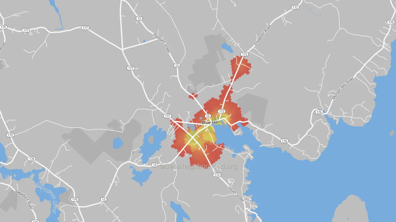 Walk Grade map of Blue Hill, ME, walkable areas in green and car-dependent areas in red