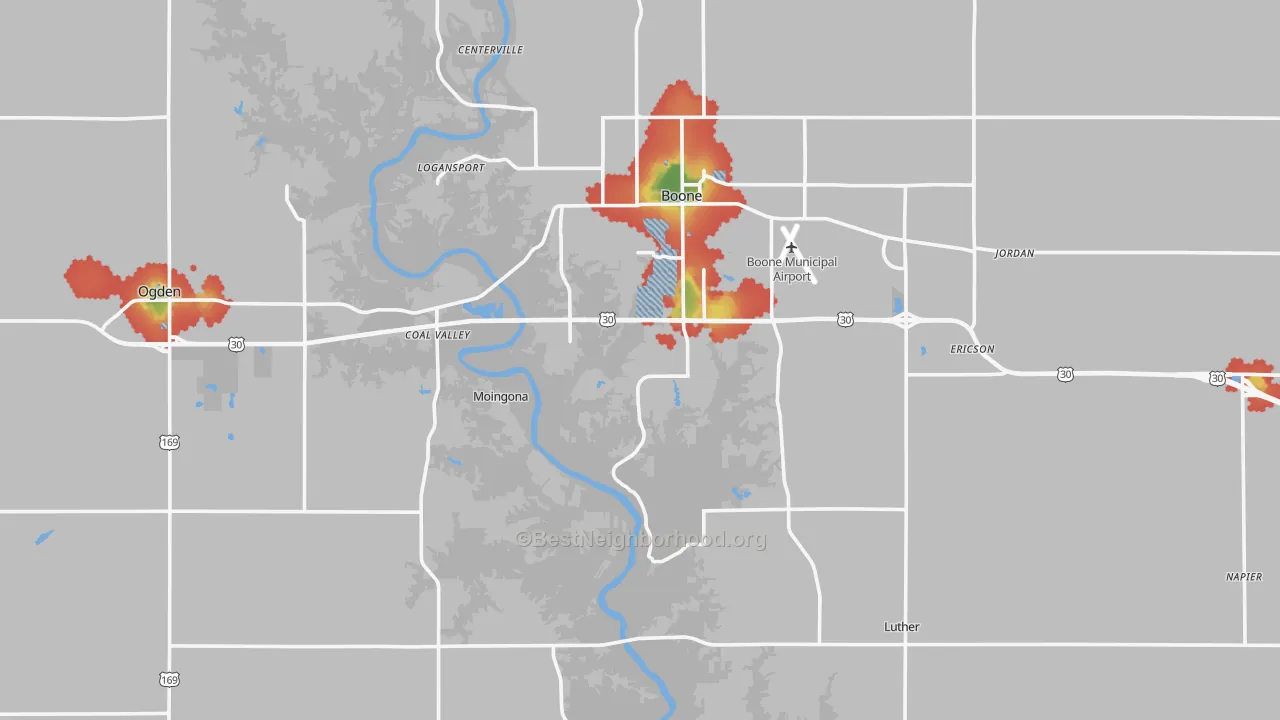 Walk Grade map of Boone County, IA, walkable areas in green and car-dependent areas in red