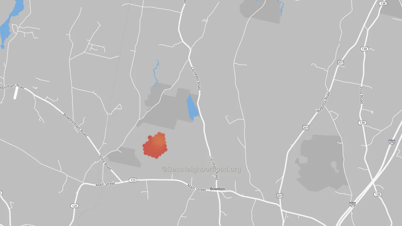 Walk Grade map of Bowdoin, ME, walkable areas in green and car-dependent areas in red
