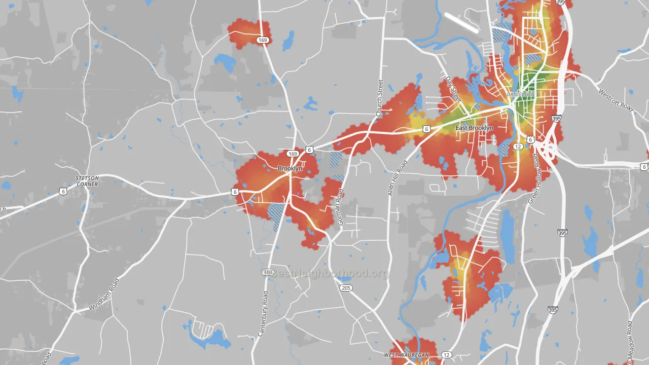 Walk Grade map of Brooklyn, CT, walkable areas in green and car-dependent areas in red