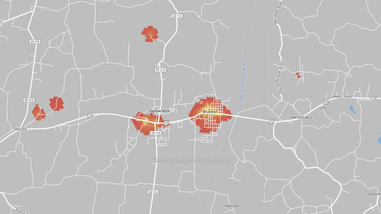 Walk Grade map of Bruceton, TN, walkable areas in green and car-dependent areas in red