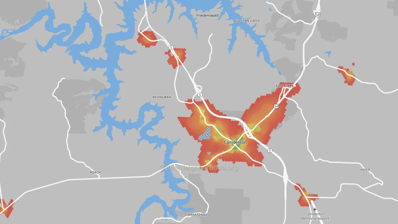 Walk Grade map of Camdenton, MO, walkable areas in green and car-dependent areas in red