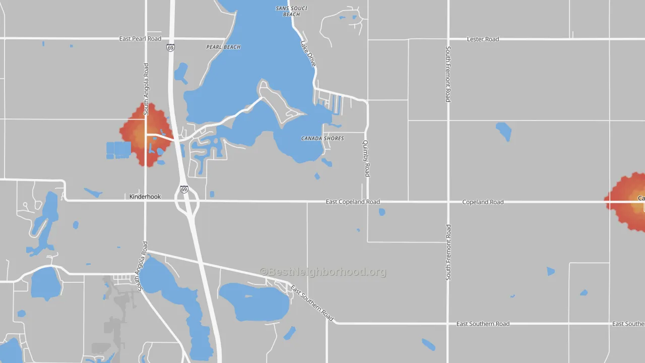 Walk Grade map of Canada Shores, MI, walkable areas in green and car-dependent areas in red