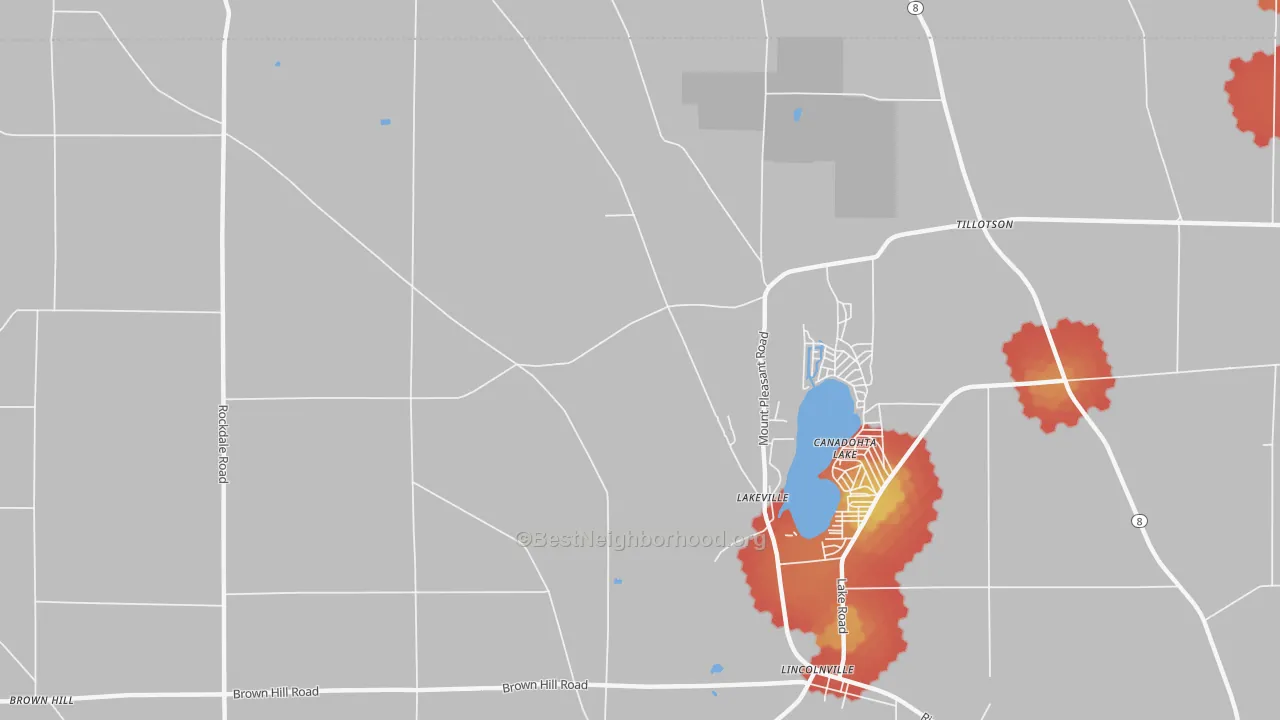 Walk Grade map of Canadohta Lake, PA, walkable areas in green and car-dependent areas in red