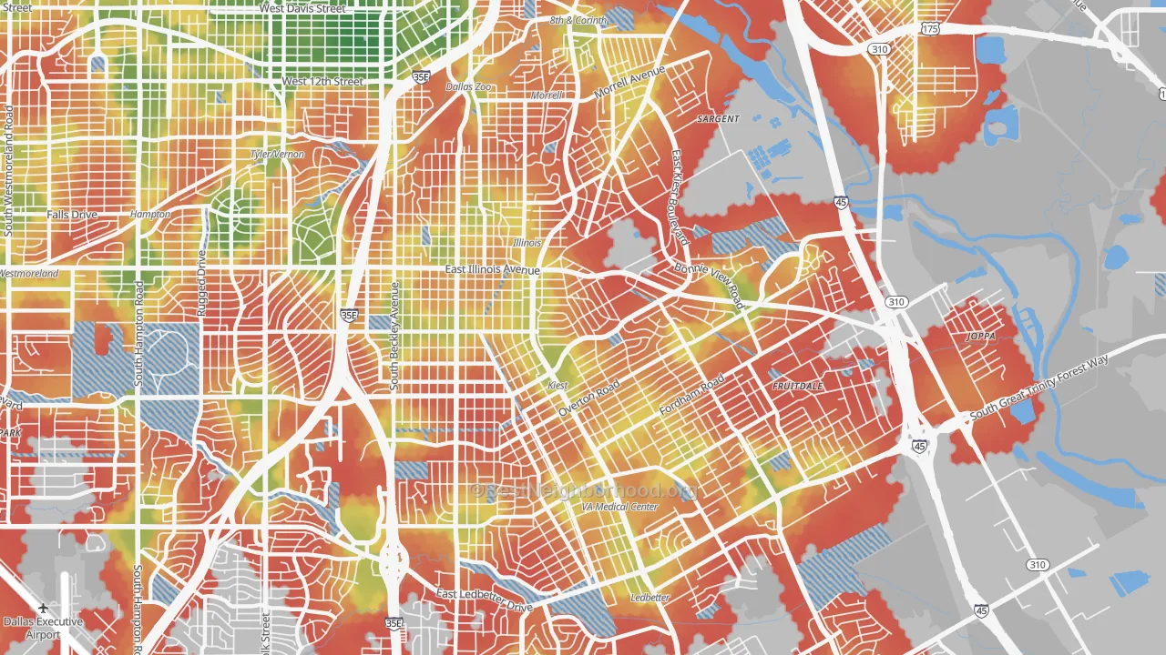 Walk Grade map of Cedar Crest, Dallas, TX, walkable areas in green and car-dependent areas in red