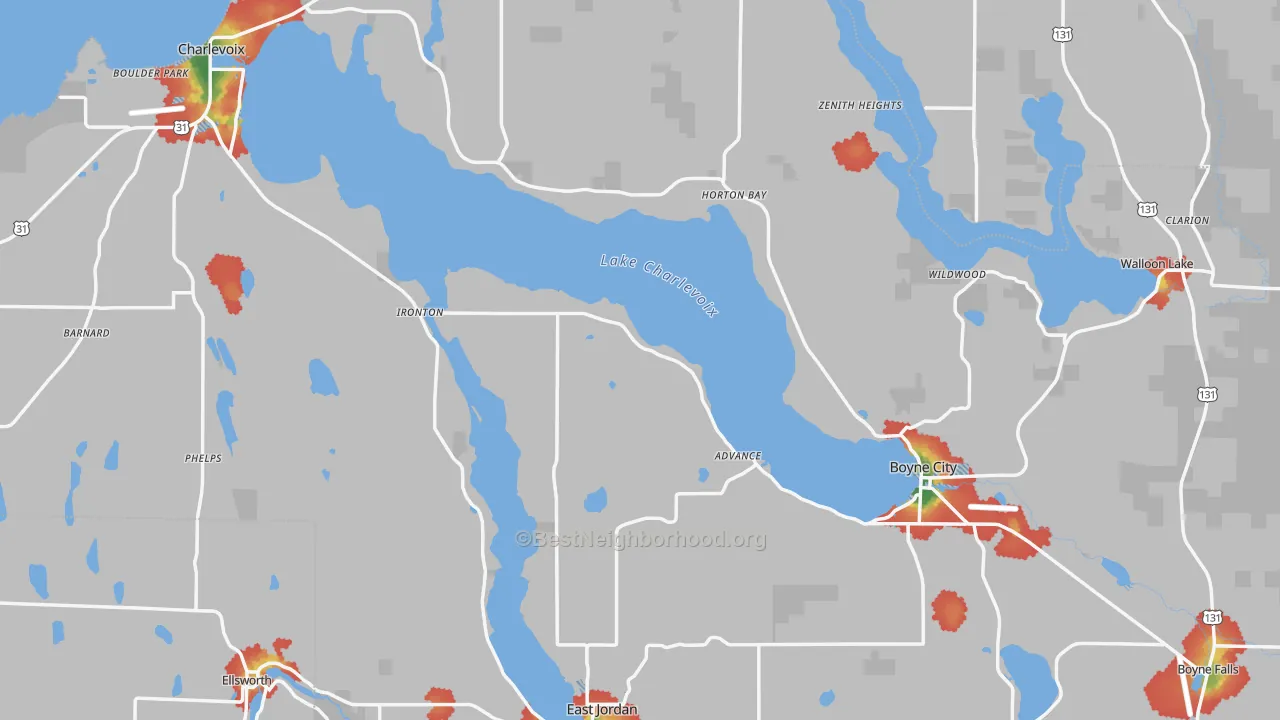 Walk Grade map of Charlevoix County, MI, walkable areas in green and car-dependent areas in red