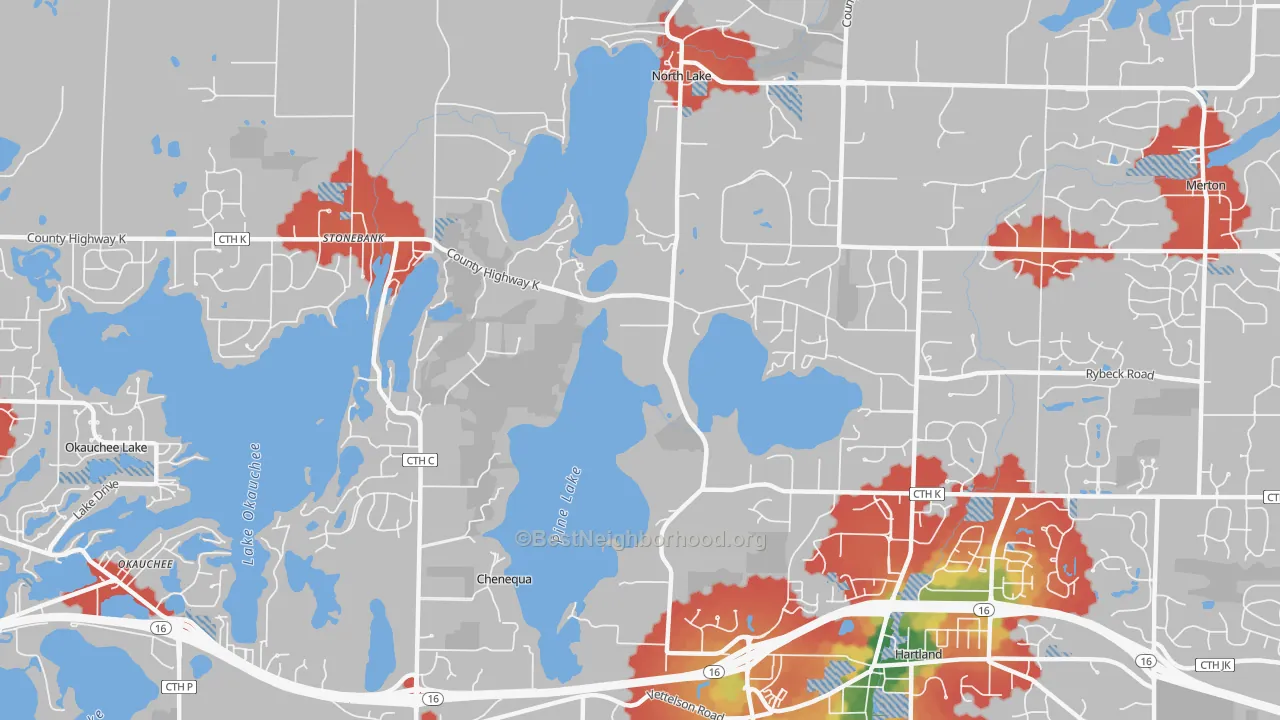 Walk Grade map of Chenequa, WI, walkable areas in green and car-dependent areas in red