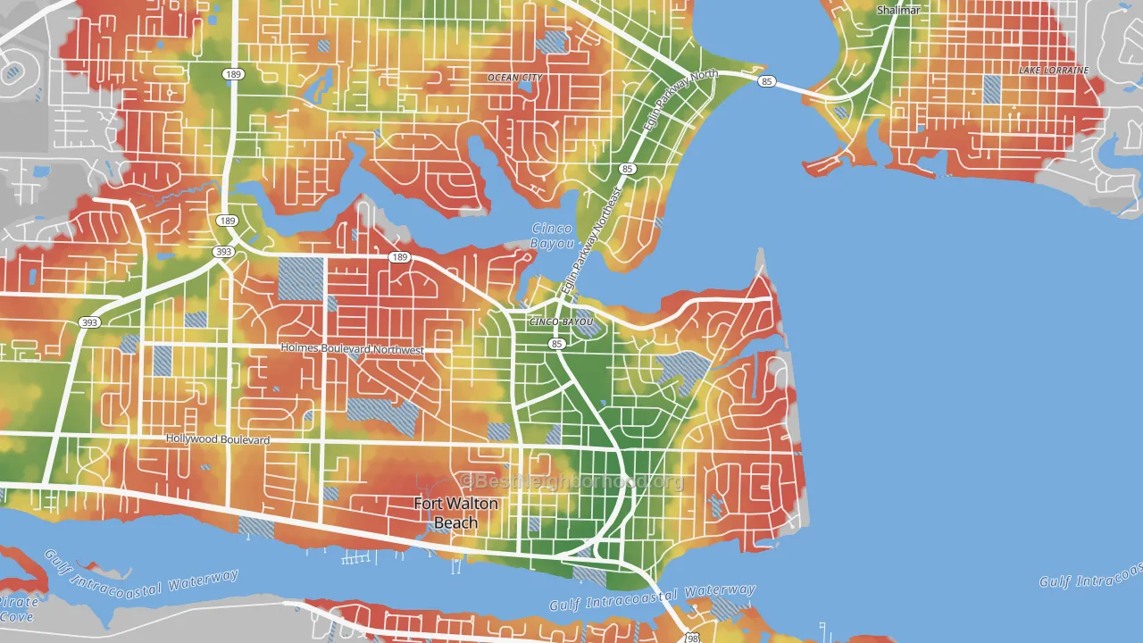 Walk Grade map of Cinco Bayou, FL, walkable areas in green and car-dependent areas in red