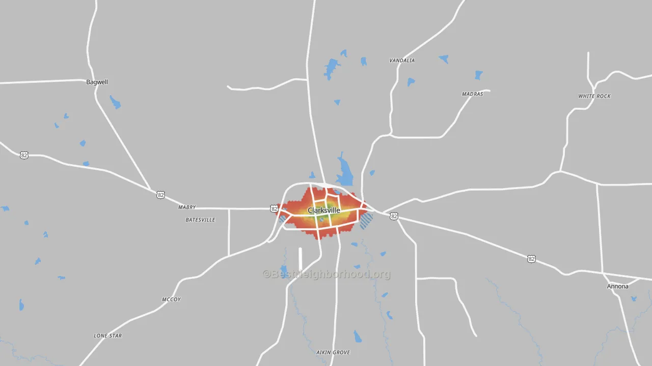 Walk Grade map of Clarksville, TX, walkable areas in green and car-dependent areas in red