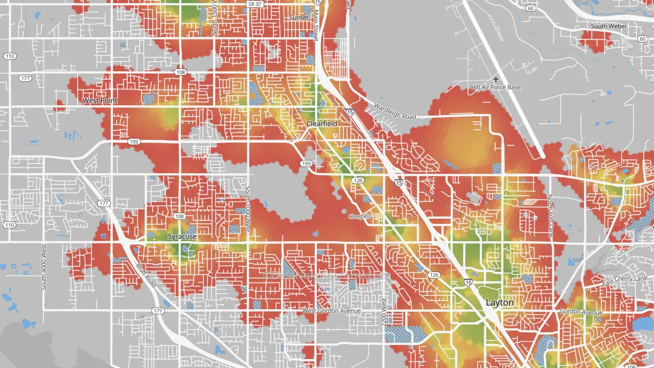 Walk Grade map of Clearfield, UT, walkable areas in green and car-dependent areas in red