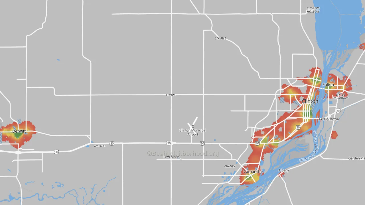 Walk Grade map of Clinton County, IA, walkable areas in green and car-dependent areas in red