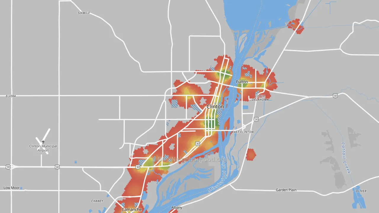 Walk Grade map of Clinton, IA, walkable areas in green and car-dependent areas in red