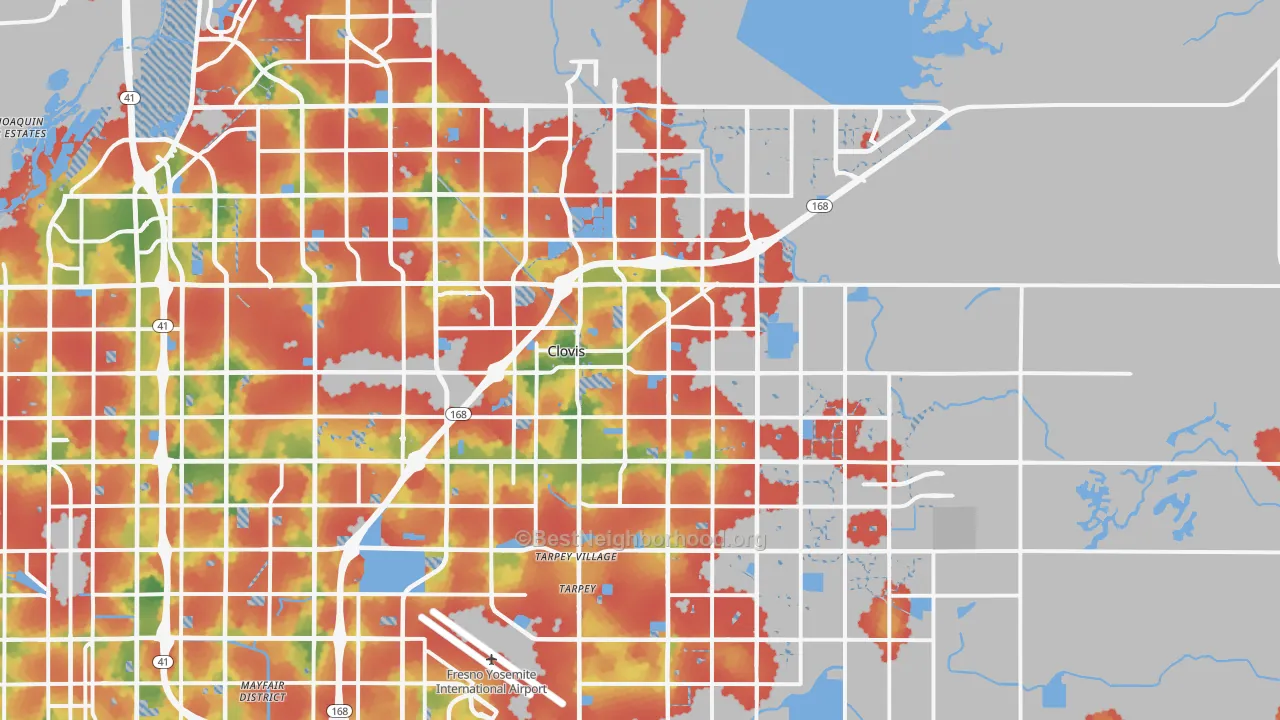 Walk Grade map of Clovis, CA, walkable areas in green and car-dependent areas in red