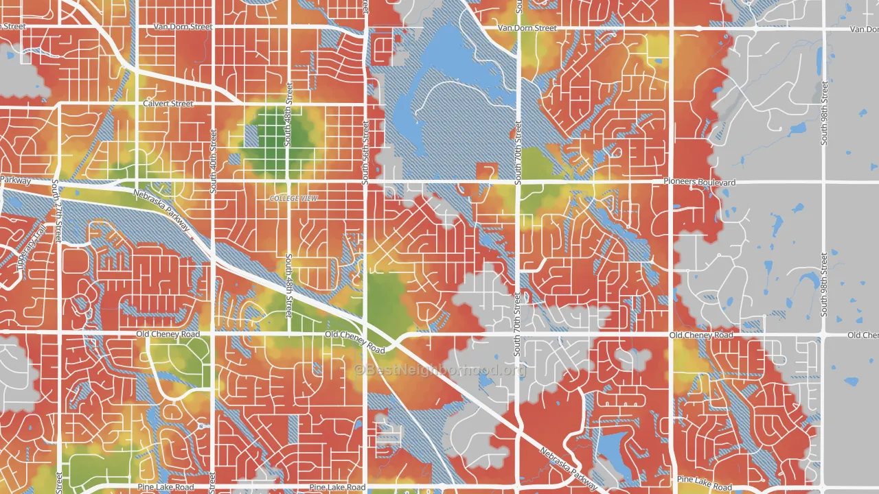 Walk Grade map of Colonial Hills, Lincoln, NE, walkable areas in green and car-dependent areas in red