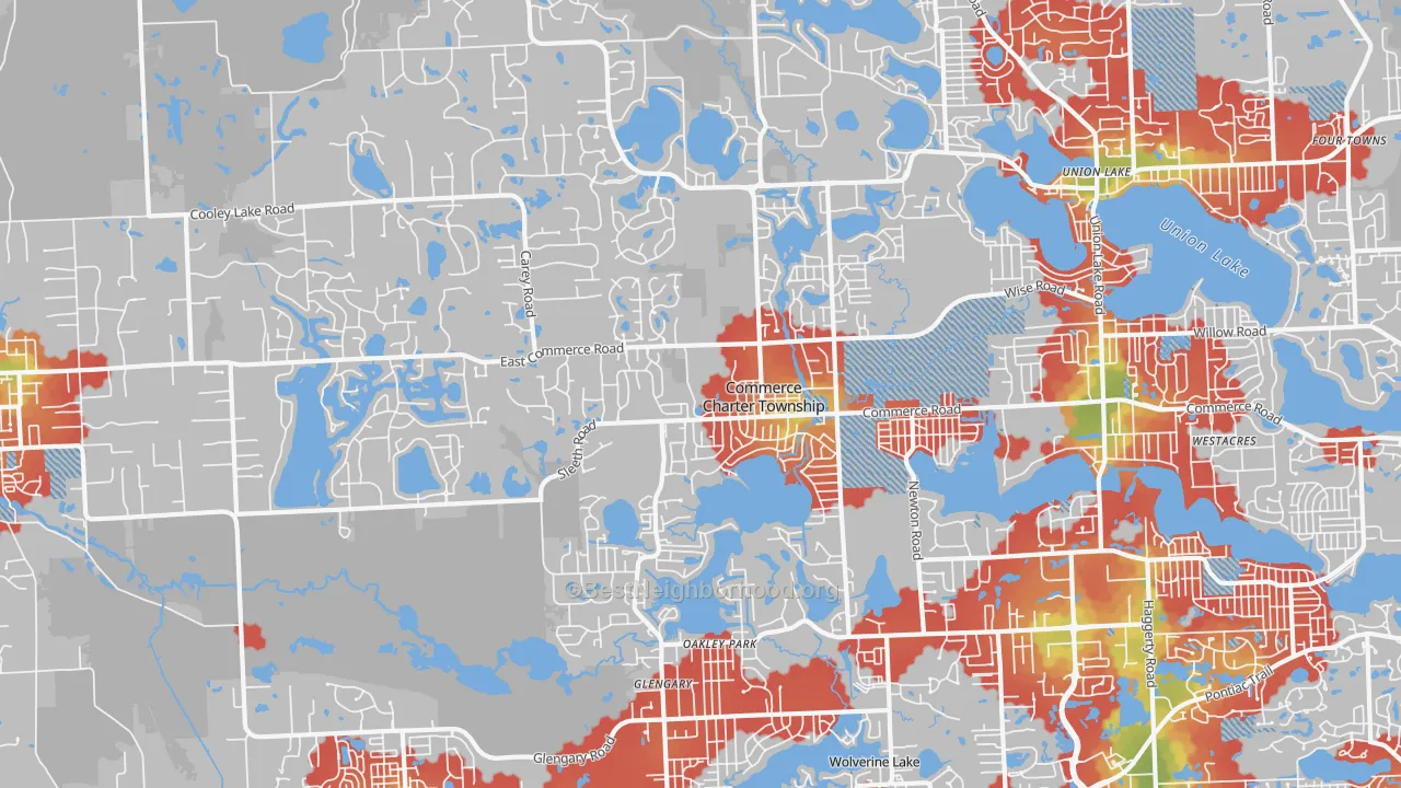 Walk Grade map of Commerce Township, MI, walkable areas in green and car-dependent areas in red