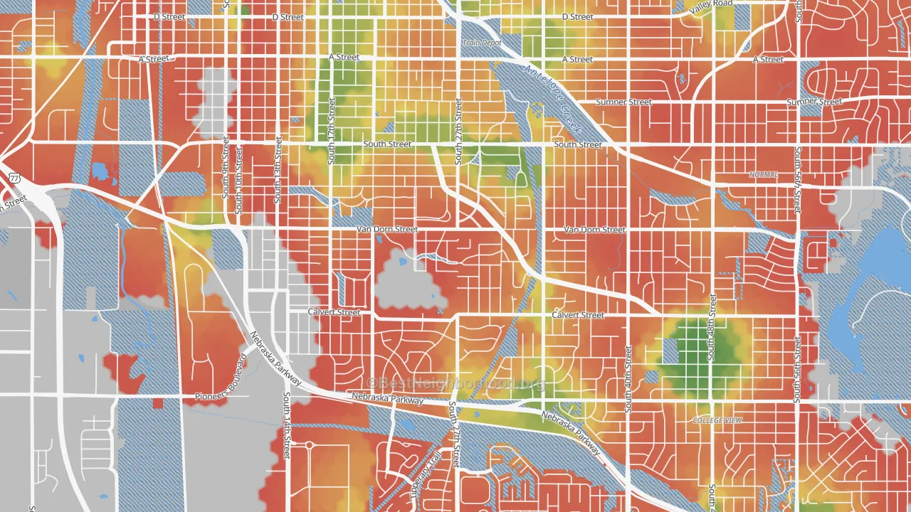 Walk Grade map of Country Club, Lincoln, NE, walkable areas in green and car-dependent areas in red