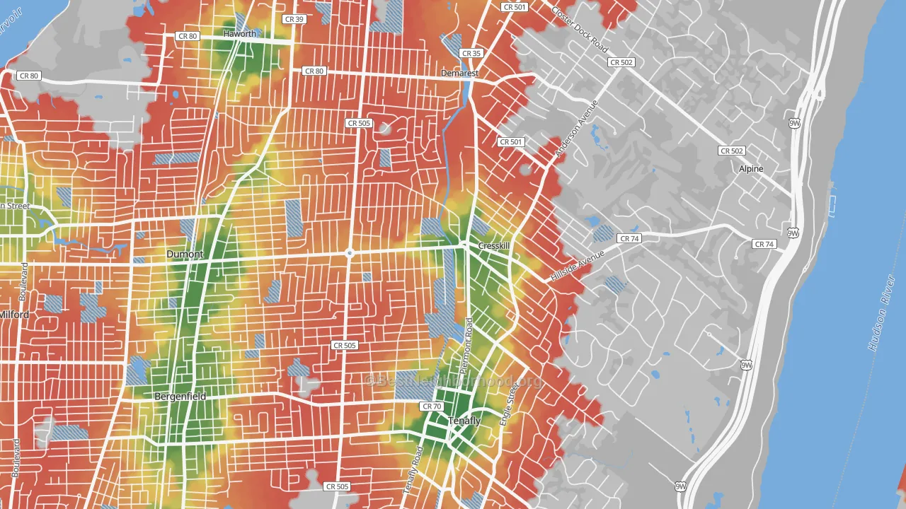 Walk Grade map of Cresskill, NJ, walkable areas in green and car-dependent areas in red