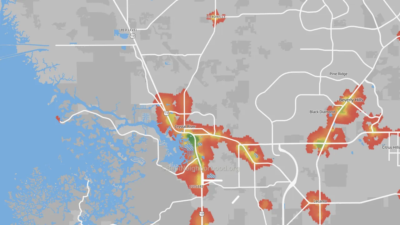 Walk Grade map of Crystal River, FL, walkable areas in green and car-dependent areas in red