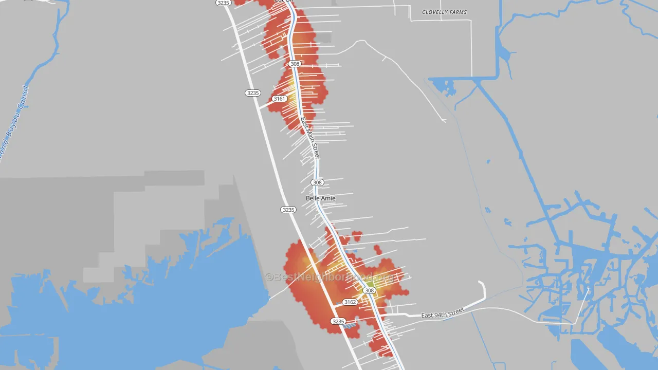 Walk Grade map of Cut Off, LA, walkable areas in green and car-dependent areas in red