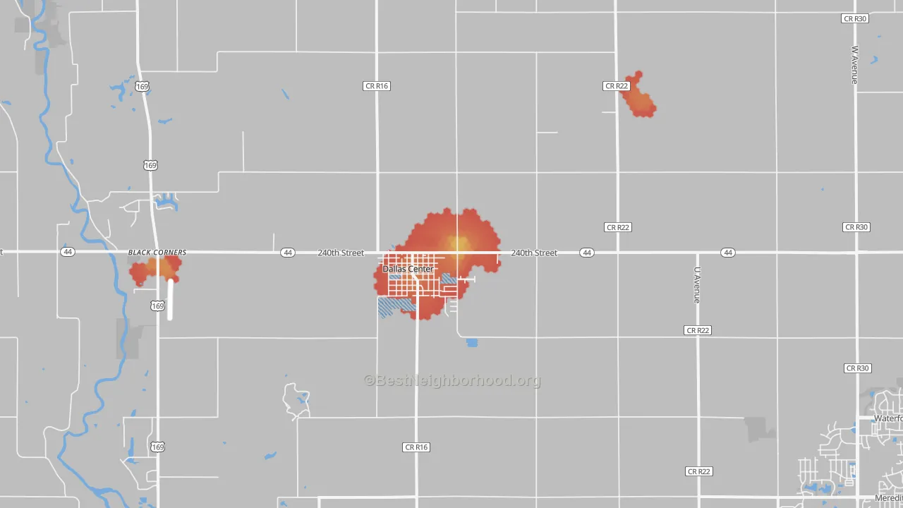 Walk Grade map of Dallas Center, IA, walkable areas in green and car-dependent areas in red