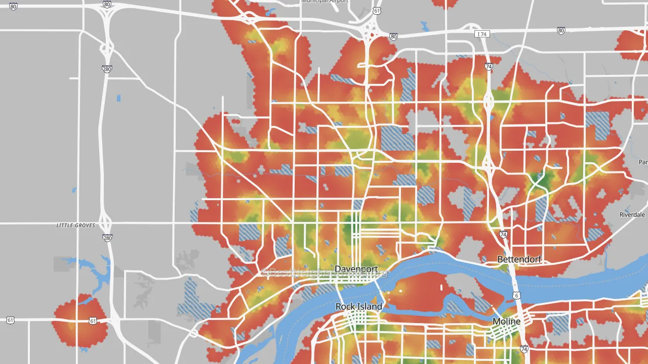 Walk Grade map of Davenport, IA, walkable areas in green and car-dependent areas in red