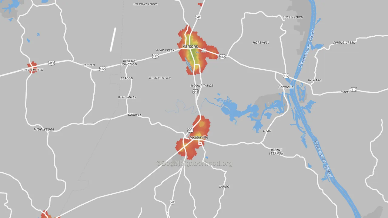Walk Grade map of Decatur County, TN, walkable areas in green and car-dependent areas in red