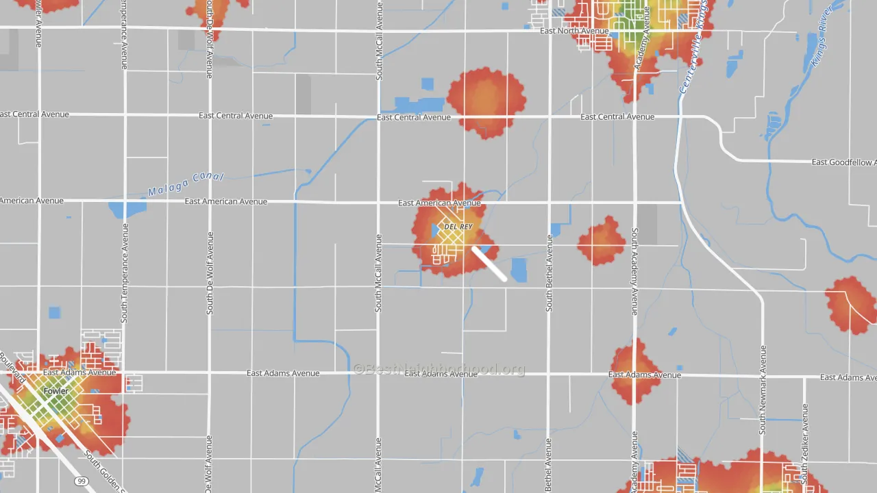 Walk Grade map of Del Rey, CA, walkable areas in green and car-dependent areas in red