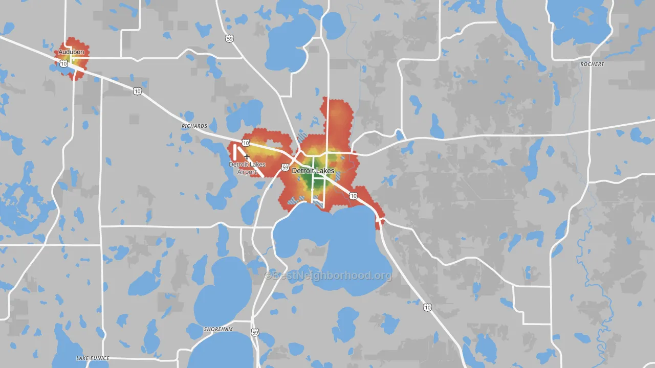 Walk Grade map of Detroit Lakes, MN, walkable areas in green and car-dependent areas in red