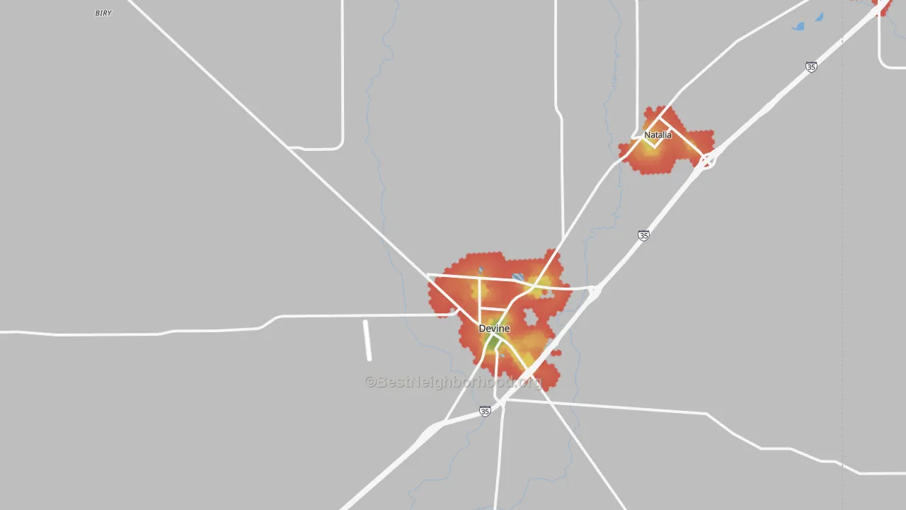 Walk Grade map of Devine, TX, walkable areas in green and car-dependent areas in red