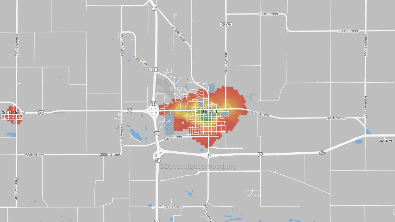 Walk Grade map of DeWitt, IA, walkable areas in green and car-dependent areas in red