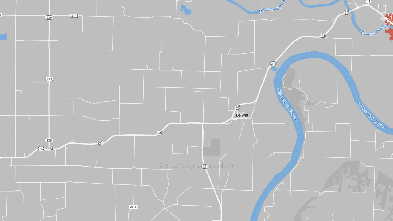 Walk Grade map of DeWitt, MO, walkable areas in green and car-dependent areas in red