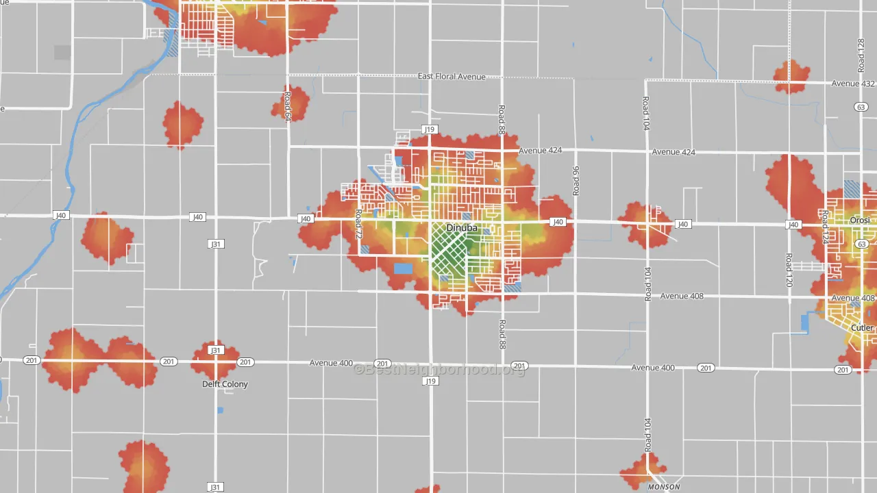 Walk Grade map of Dinuba, CA, walkable areas in green and car-dependent areas in red