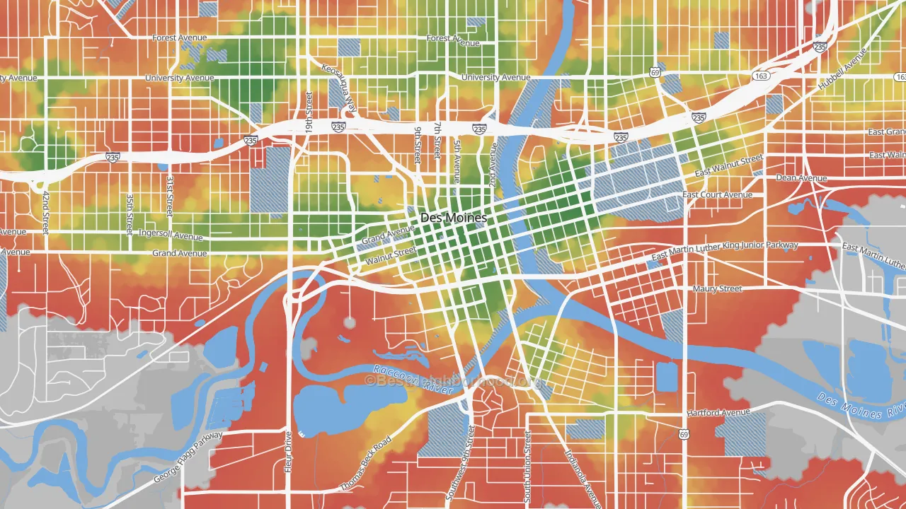 Walk Grade map of Downtown Des Moines, Des Moines, IA, walkable areas in green and car-dependent areas in red