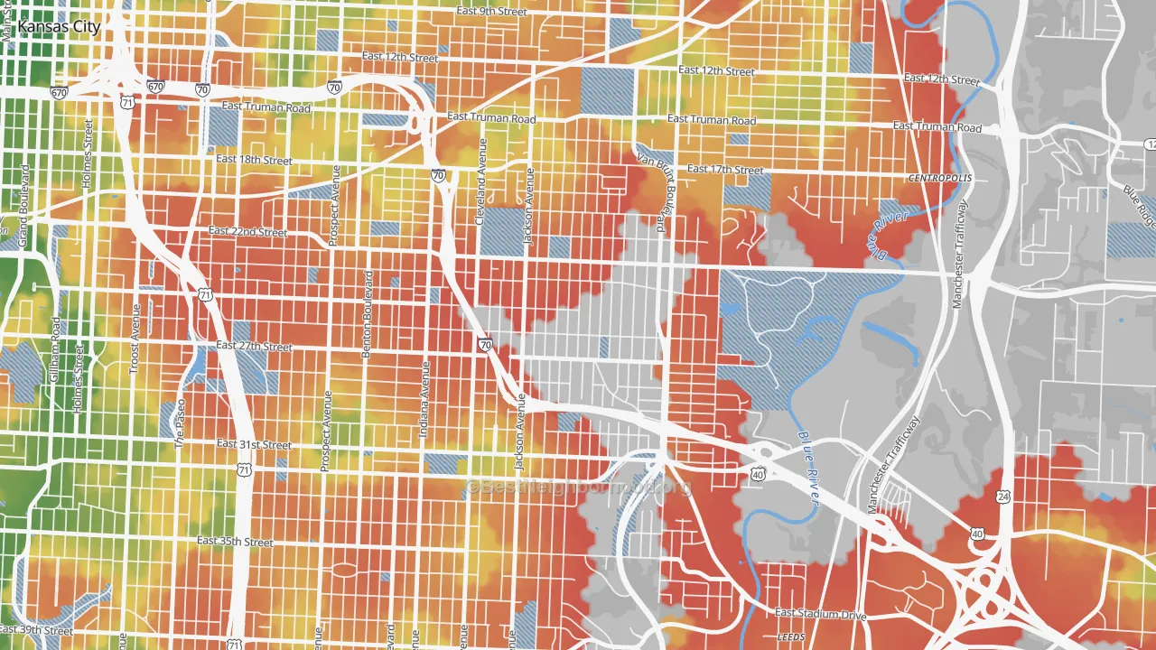 Walk Grade map of East Community Team South, Kansas City, MO, walkable areas in green and car-dependent areas in red
