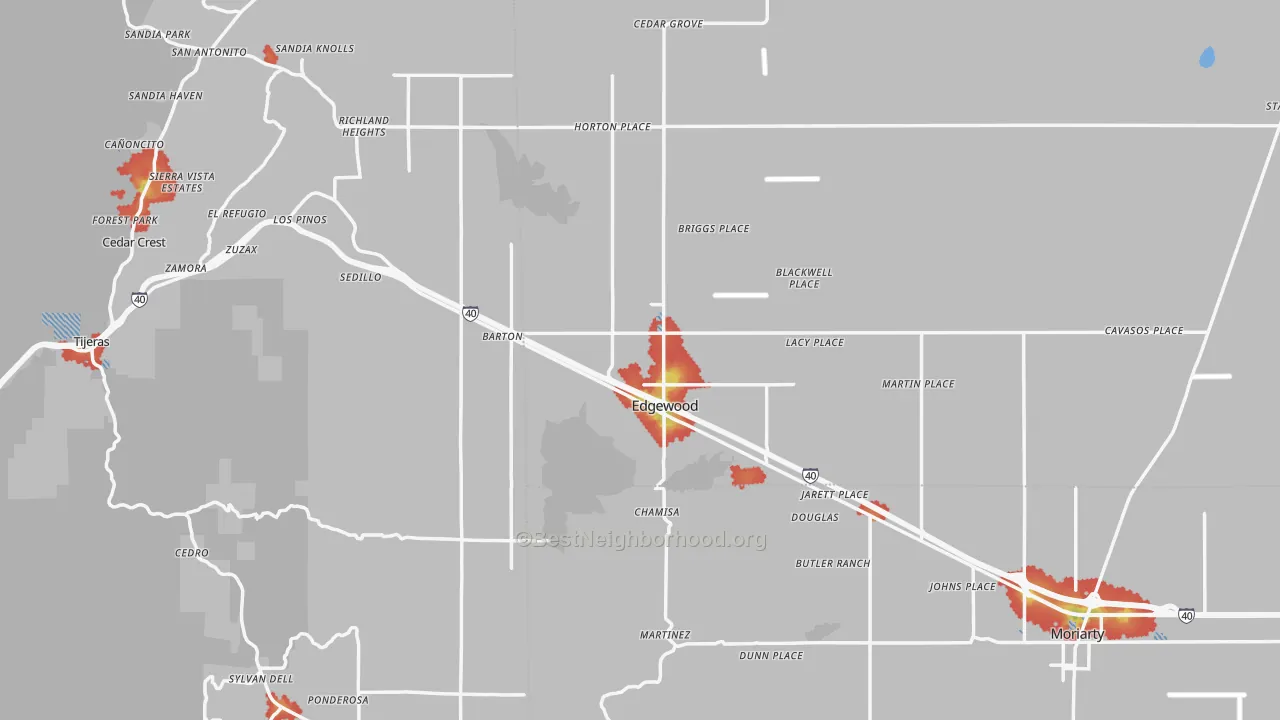 Walk Grade map of Edgewood, NM, walkable areas in green and car-dependent areas in red